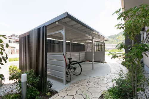 グランデュオ百間橋のその他共用部分|屋根付きの駐輪場です