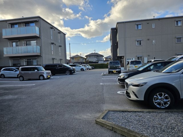 グランデュオ百間橋の駐車場