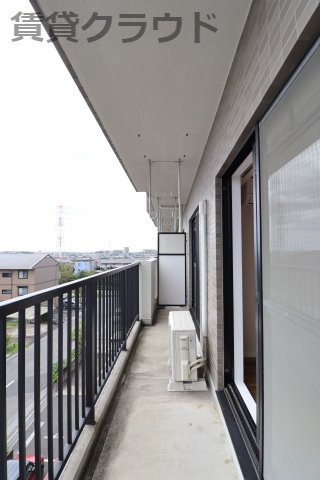 ミドルロード　壱番館のロビー|見晴らし・陽当たり良好で気持ちがいいですね！