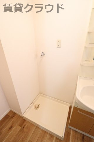 ミドルロード　壱番館の洗面所|洗濯機置場