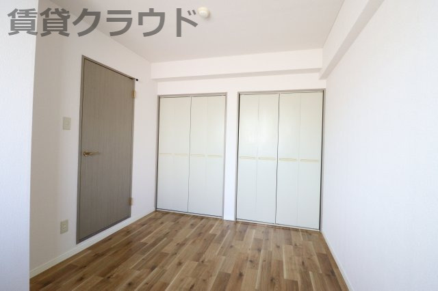 ミドルロード　壱番館の居間・リビング