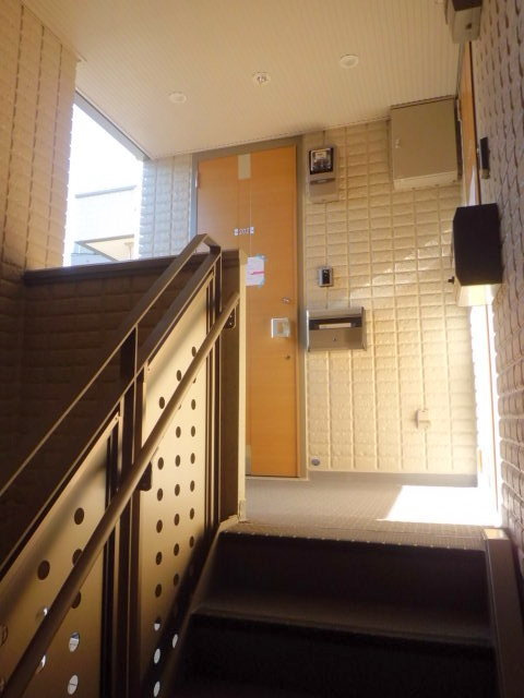 セレーノ大倉山Ⅱのエントランス