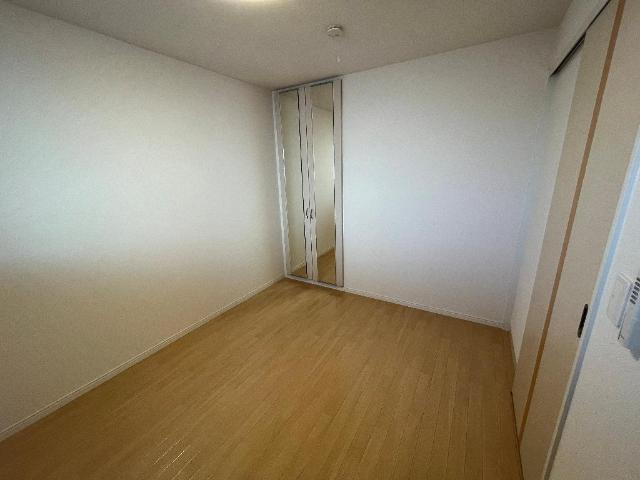 【寝室】 | ウィング東合川 | 洋室