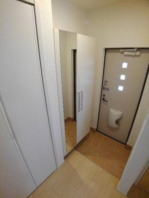 【玄関】 | カーサ　ルーチェ　Ａ | 毎日通る玄関はこちらです