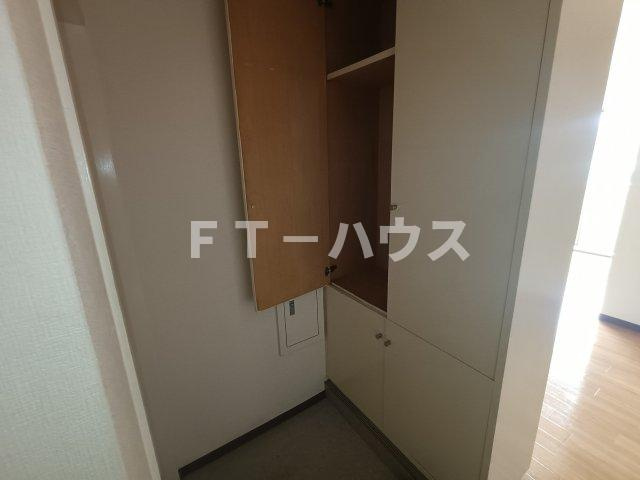 大久保ビルの玄関