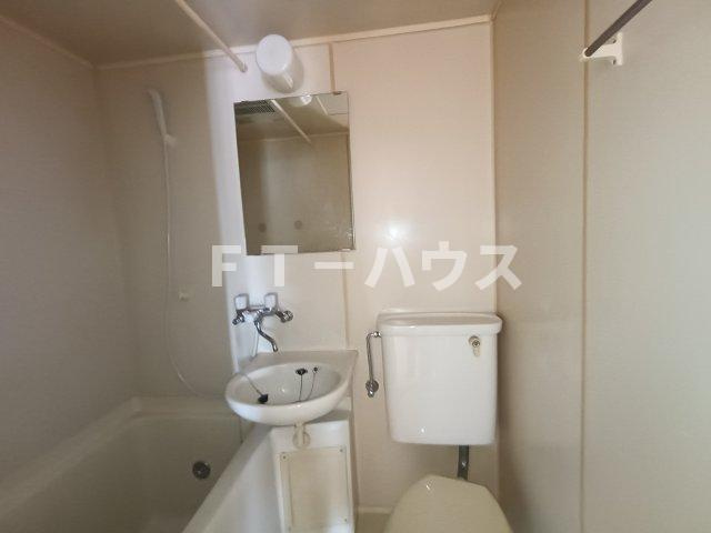 大久保ビルの洗面所