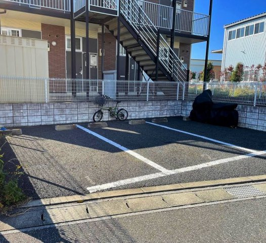 レオパレスエターナルⅡの駐車場|画像5