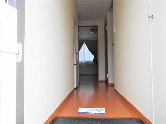 レオパレスグリーンタカタの玄関