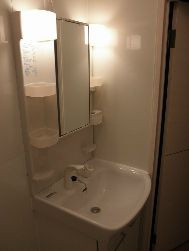 【独立洗面台】 | グランモア西湘A | 朝の支度にも助かる、独立の洗髪洗面化粧台　※参考写真です