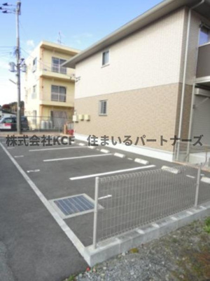 【駐車場】 | ライフエイト | 駐車場に車を止められます