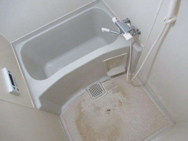 ニュープレジデント藤沢の浴室