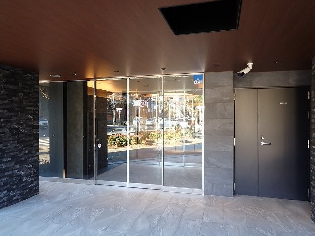 ドゥーエ東大前のエントランス