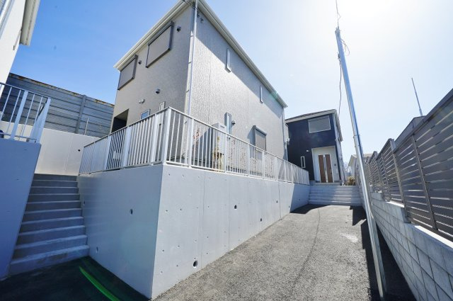 【横浜市保土ケ谷区峰沢町190-6全2棟新築戸建て】★仲介手数料無料★（三ツ沢小学校・松本中学校）の外観