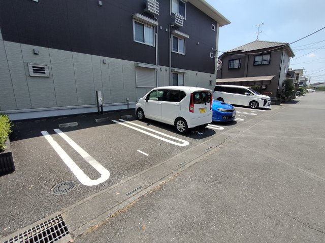 PENNY LANEの駐車場|駐車スペースもあります