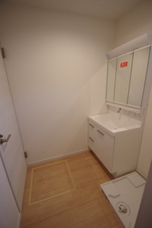 【脱衣所】 | 【仲介手数料無料！！】多摩市連光寺３丁目　新築戸建て（全1棟）1号棟　3340万円