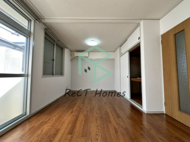 ファミリーハイツの居間・リビング