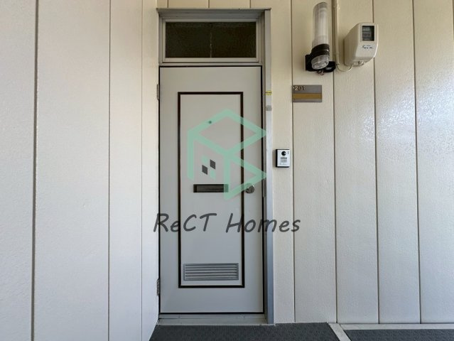 ファミリーハイツの玄関