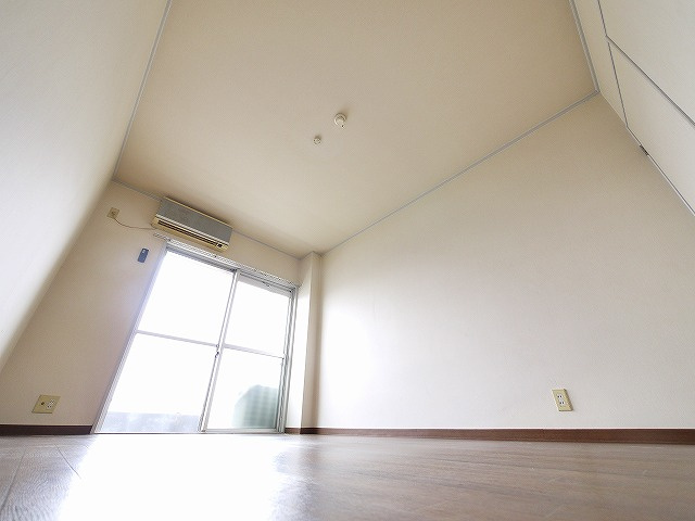 ウエストアベニューの洋室|ゆったりした洋室です