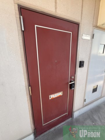 カレッジハイツ春日井の玄関