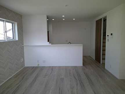 【居間・リビング】 | 広島市佐伯区三筋２丁目　新築一戸建て(全3棟)