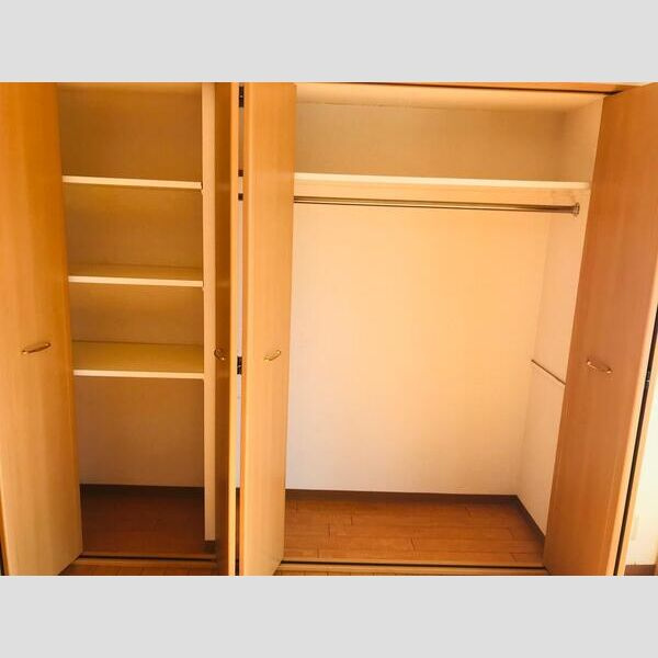 シャトー三和南車崎の収納