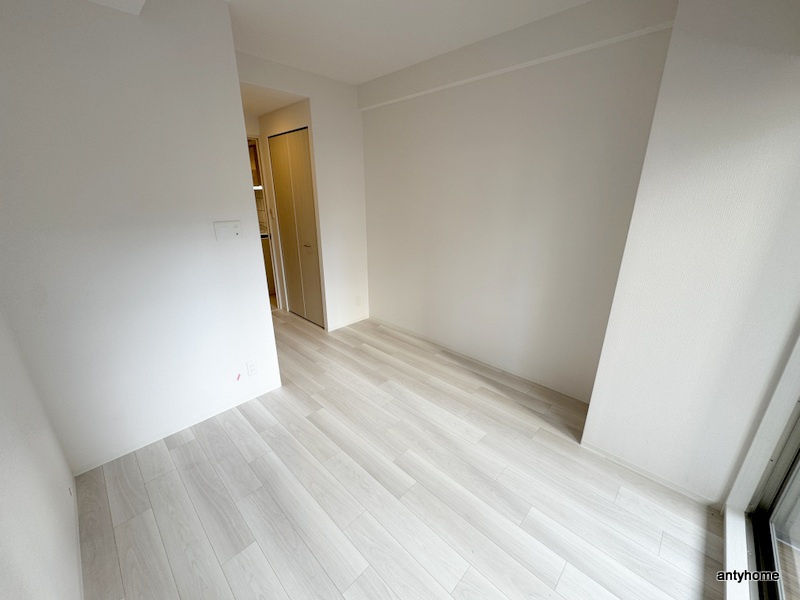 エスリード新大阪ザ・プレミアWEST　仲介手数料無料の洋室