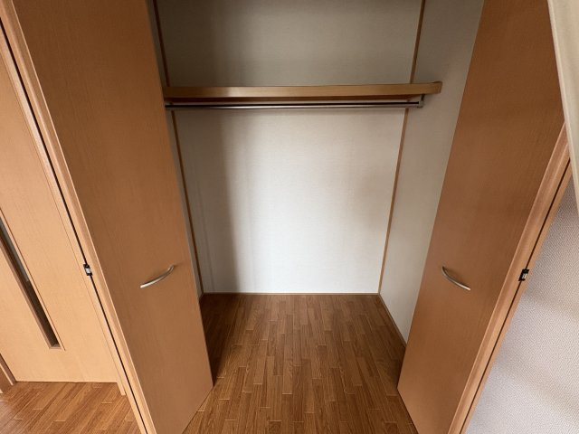 三田市上井沢のアパートの収納