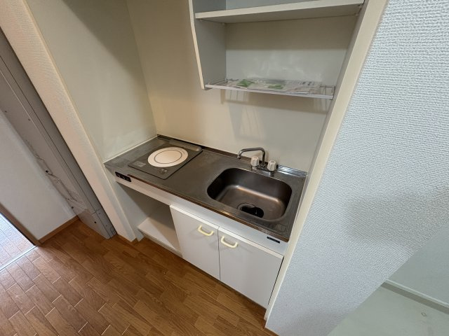 三田市上井沢のアパートのキッチン