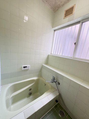 小林貸家の浴室