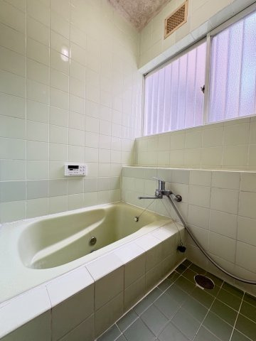 小林貸家の浴室