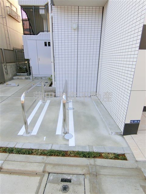 アイルルシェール羽田のその他共用部分|バイク置き場　空き状況等詳細はお問合せください。