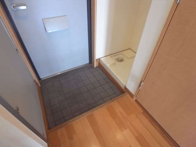 ダイドーメゾン岡本駅前の玄関