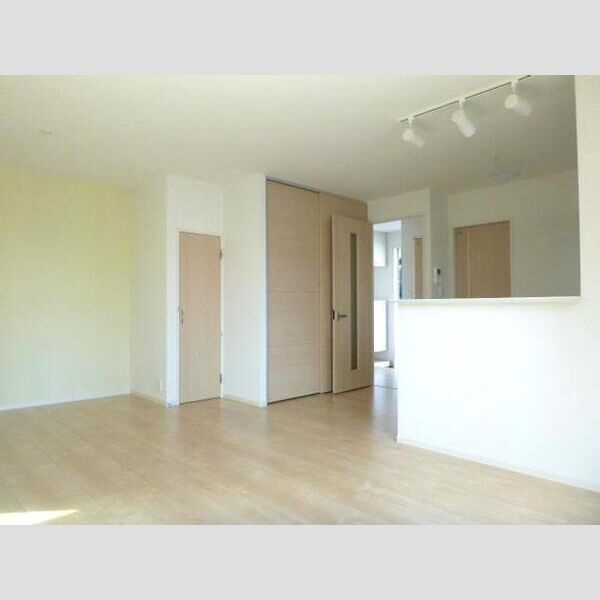 スリーハーモニーの居間・リビング