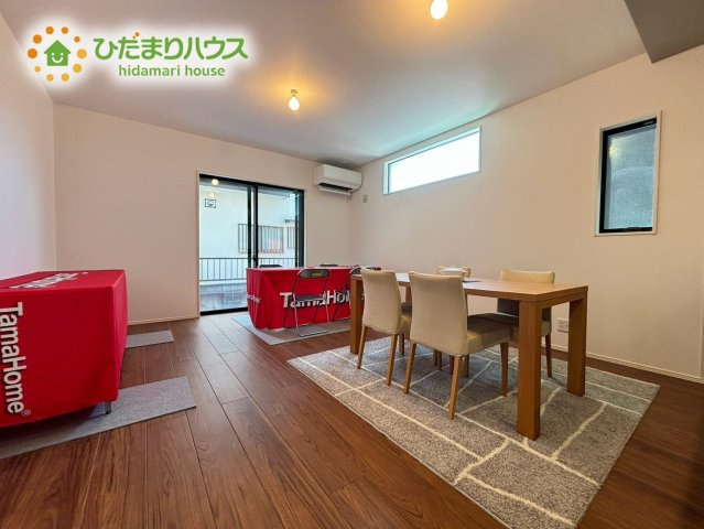 東松山市小松原町　未入 居住宅　タマタウン　02の居間・リビング|お子様も遊びまわれる広々リビング(*^^*)			
