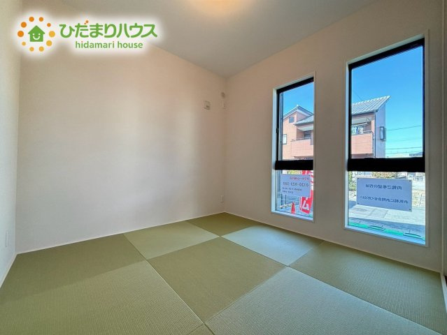 東松山市小松原町　未入 居住宅　タマタウン　02の和室|おもてなしに便利な玄関横和室☆