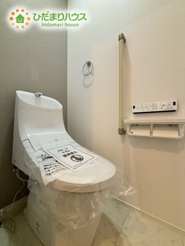 東松山市小松原町　未入 居住宅　タマタウン　02のトイレ|トイレも明るい空間になっております♪						
