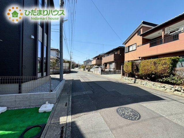 東松山市小松原町　未入 居住宅　タマタウン　02の前面道路含む現地写真|前面道路幅6ｍ☆車の出入りもラクラクできちゃいます(^^♪
