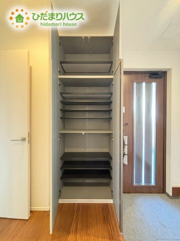 東松山市小松原町　未入 居住宅　タマタウン　02の収納|家族全員の靴がしまえてスッキリ(^^)