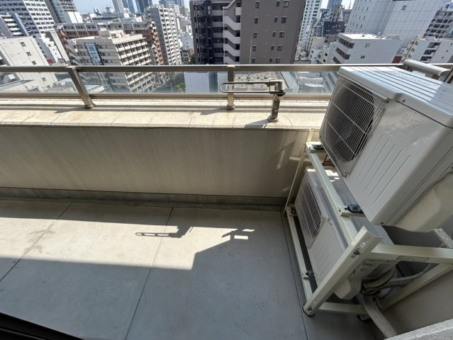 アーデンタワー立売堀のバルコニー