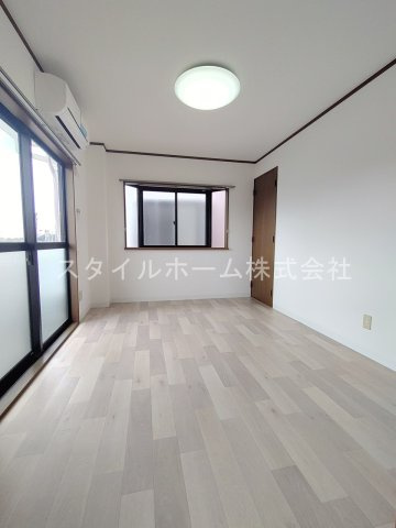 【居間・リビング】 | グランデージ薬師　A