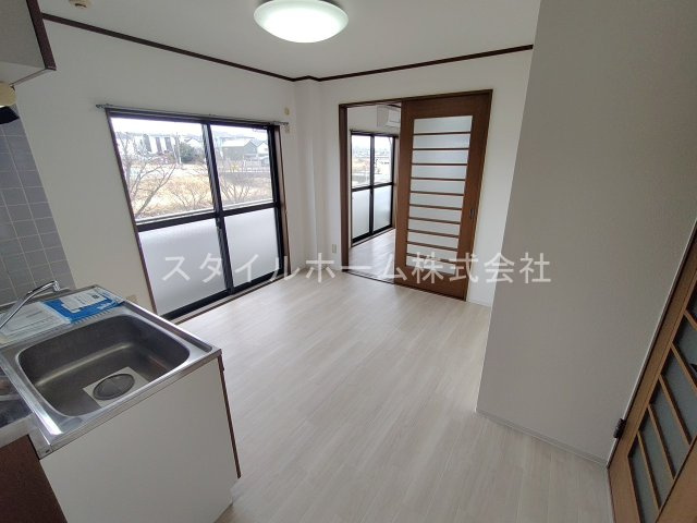 【居間・リビング】 | グランデージ薬師　A