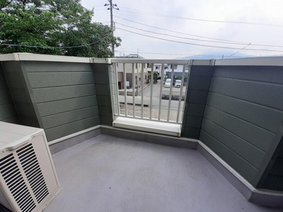 【バルコニー】 | サウスコート | 開放的で明るい空間を演出してくれるバルコニーです