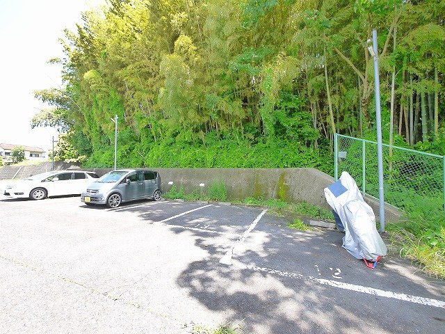 FUJIYAMAハイツ駐車場