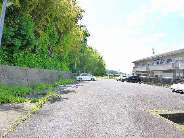 FUJIYAMAハイツ駐車場