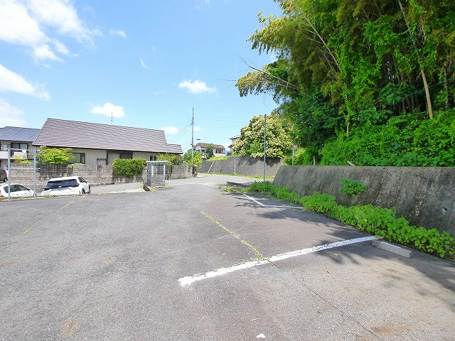FUJIYAMAハイツ駐車場