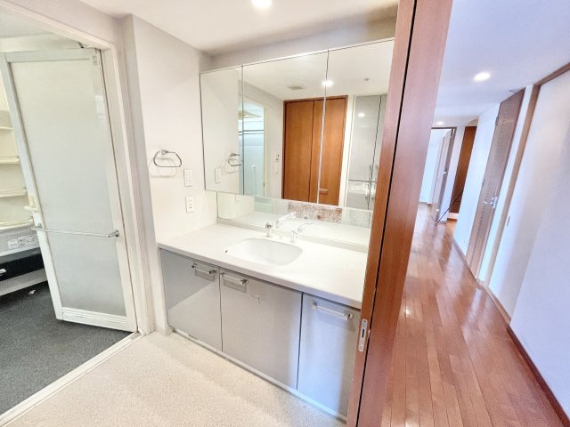 プラネスーペリア香里の独立洗面台|独立洗面化粧台付き