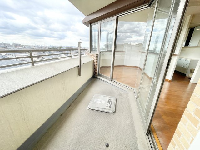 プラネスーペリア香里のバルコニー|落ち着いた時間を過ごせるバルコニーです