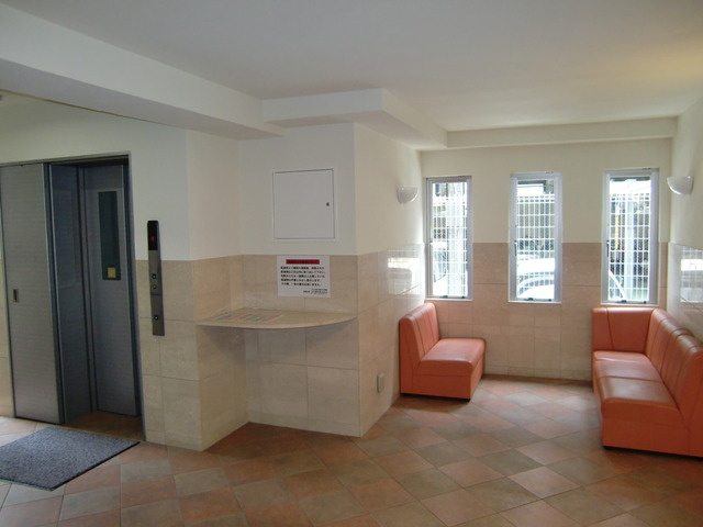 パレス東洋神戸５号館のロビー