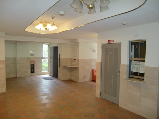 パレス東洋神戸５号館のエントランス