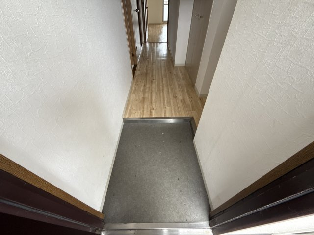 ハピネス北条の玄関